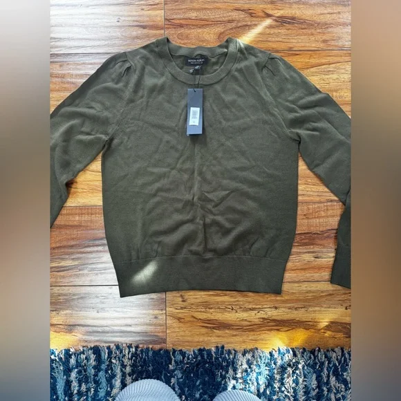 NWT Banana Republic Merino Sweater Womens X Small Olive Green Wool Crewneck $68 - Picture 2 of 3
